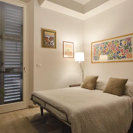 Colonna Bologna, Under The Two Towers 公寓