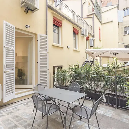 Colonna Bologna, Under The Two Towers *