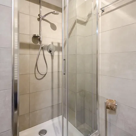 Colonna Bologna, Under The Two Towers Болонья