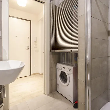 Colonna Bologna, Under The Two Towers 公寓