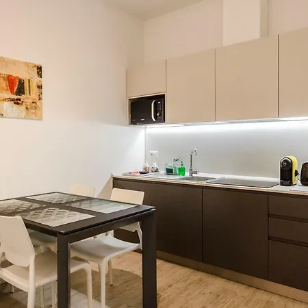 Colonna Bologna, Under The Two Towers *