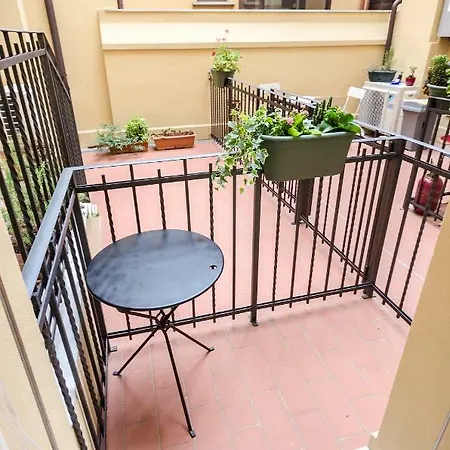 Colonna Bologna, Under The Two Towers *