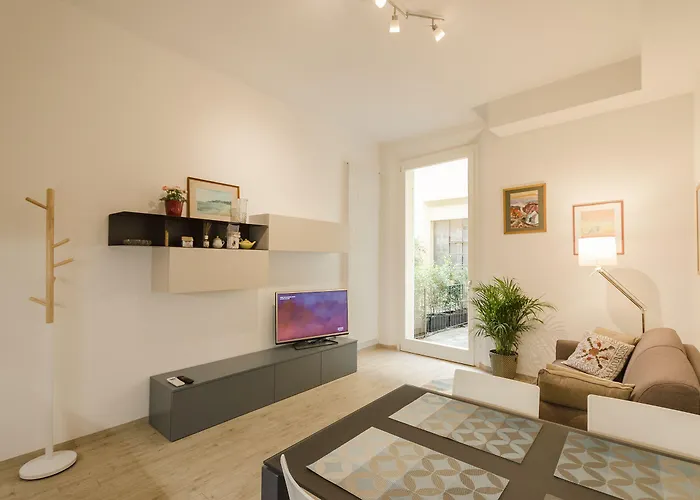 Colonna Bologna, Under The Two Towers بولونيا