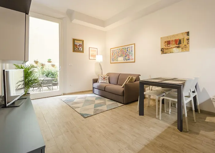 Colonna Bologna, Under The Two Towers بولونيا