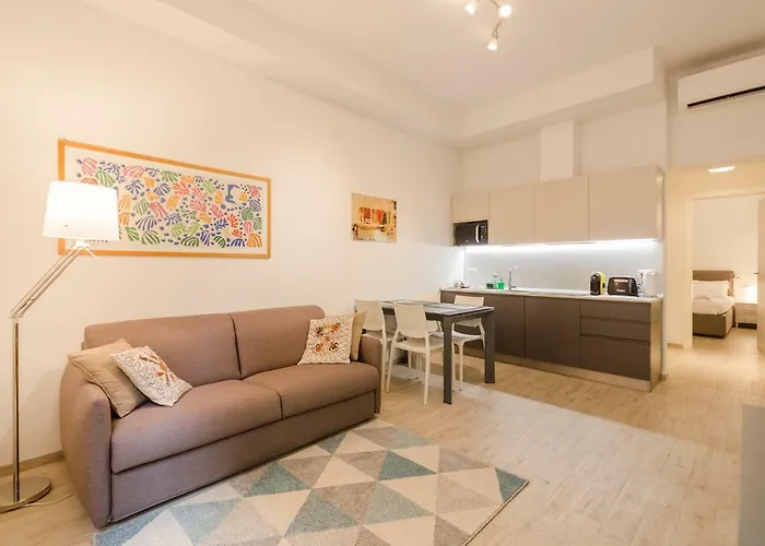 Colonna Bologna, Under The Two Towers شقة