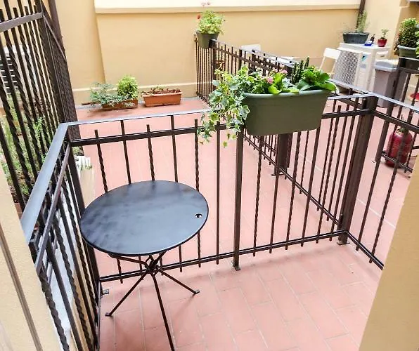 Colonna Bologna, Under The Two Towers *