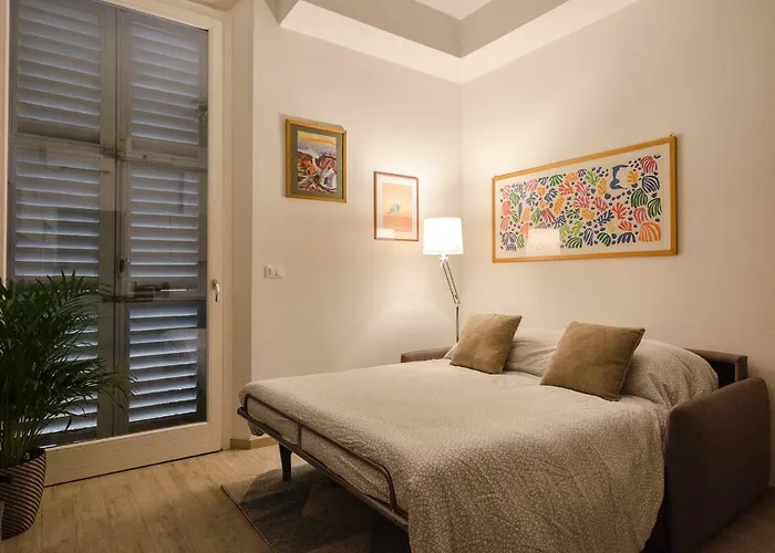 Colonna Bologna, Under The Two Towers شقة