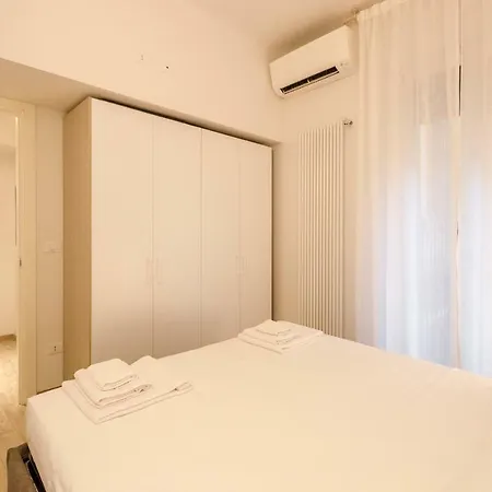 Colonna Bologna, Under The Two Towers Lejlighed