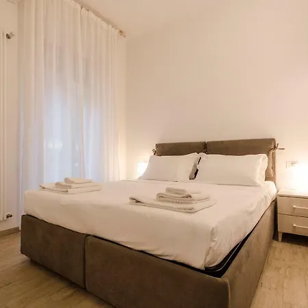 Colonna Bologna, Under The Two Towers *