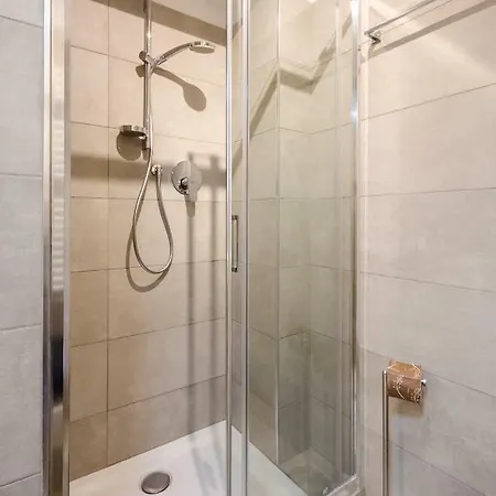 Colonna Bologna, Under The Two Towers Lejlighed