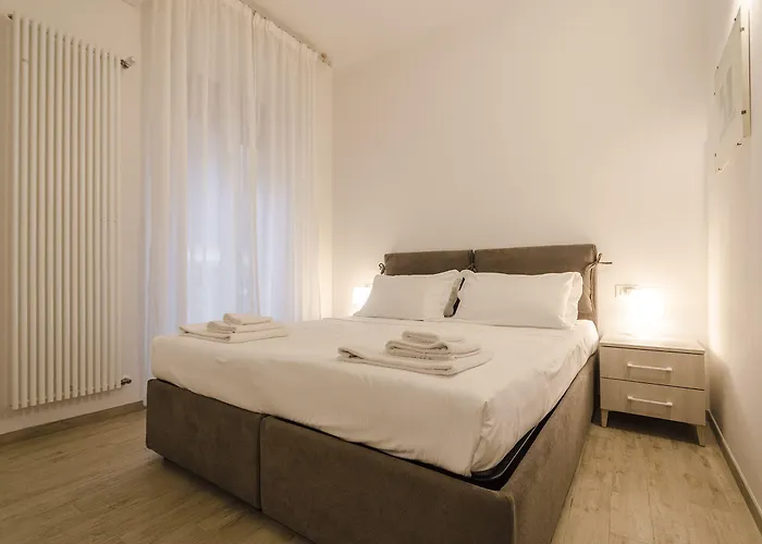 아파트 Colonna Bologna, Under The Two Towers