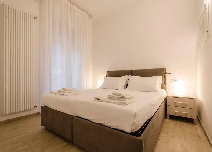 Colonna Bologna, Under The Two Towers *