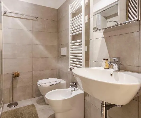 Colonna Bologna, Under The Two Towers 아파트 *